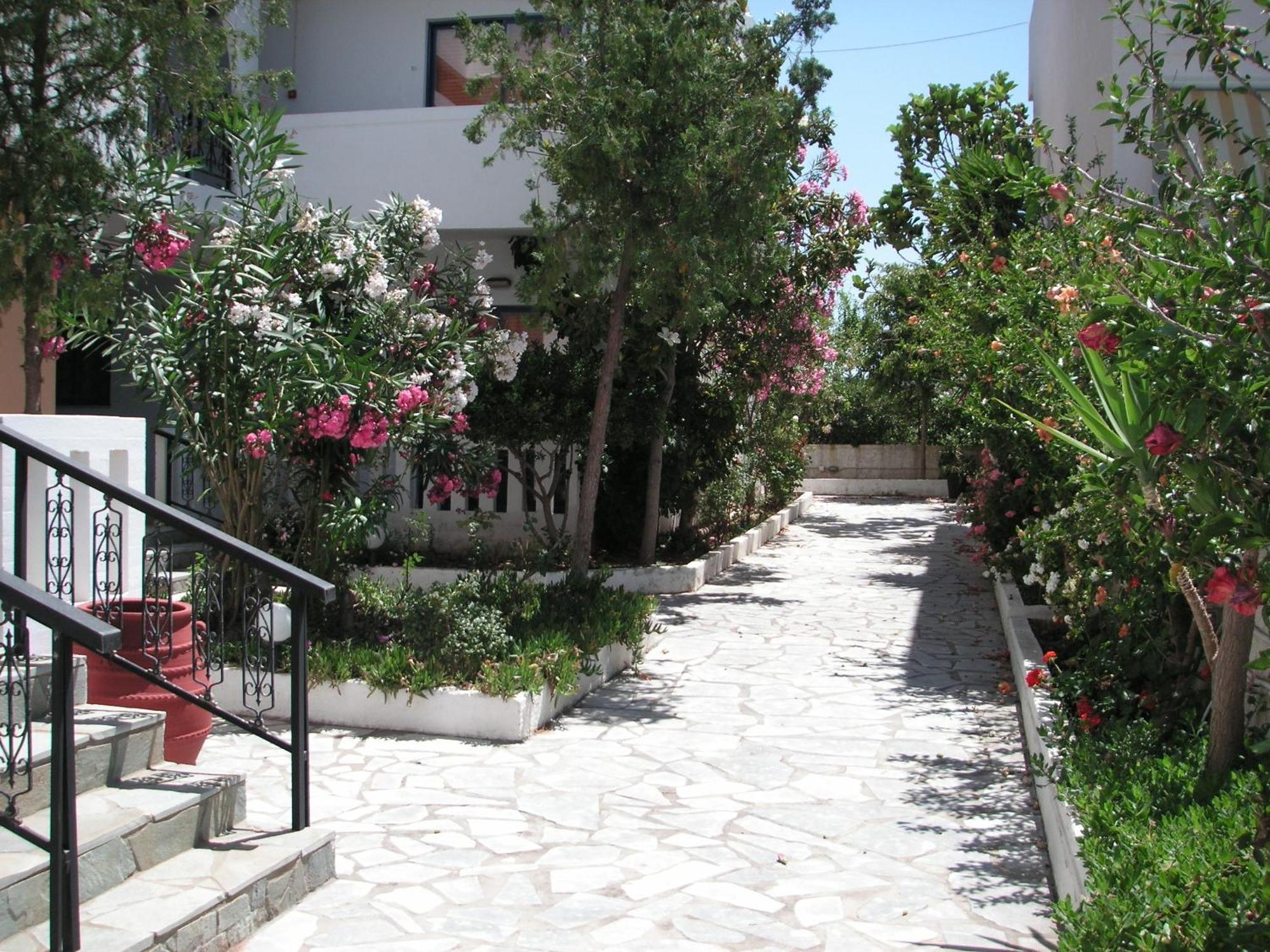 Esplanade Apartments Калатас Екстер'єр фото