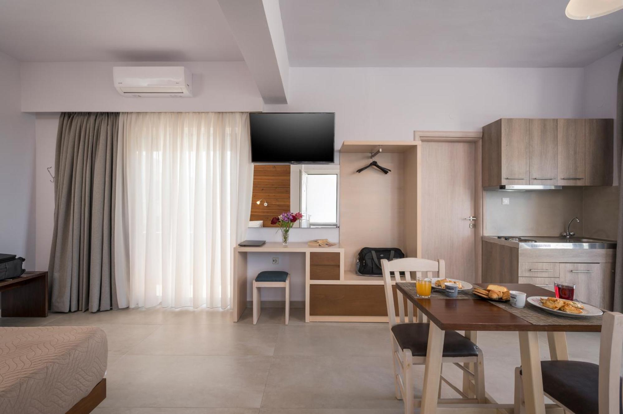 Esplanade Apartments Калатас Екстер'єр фото